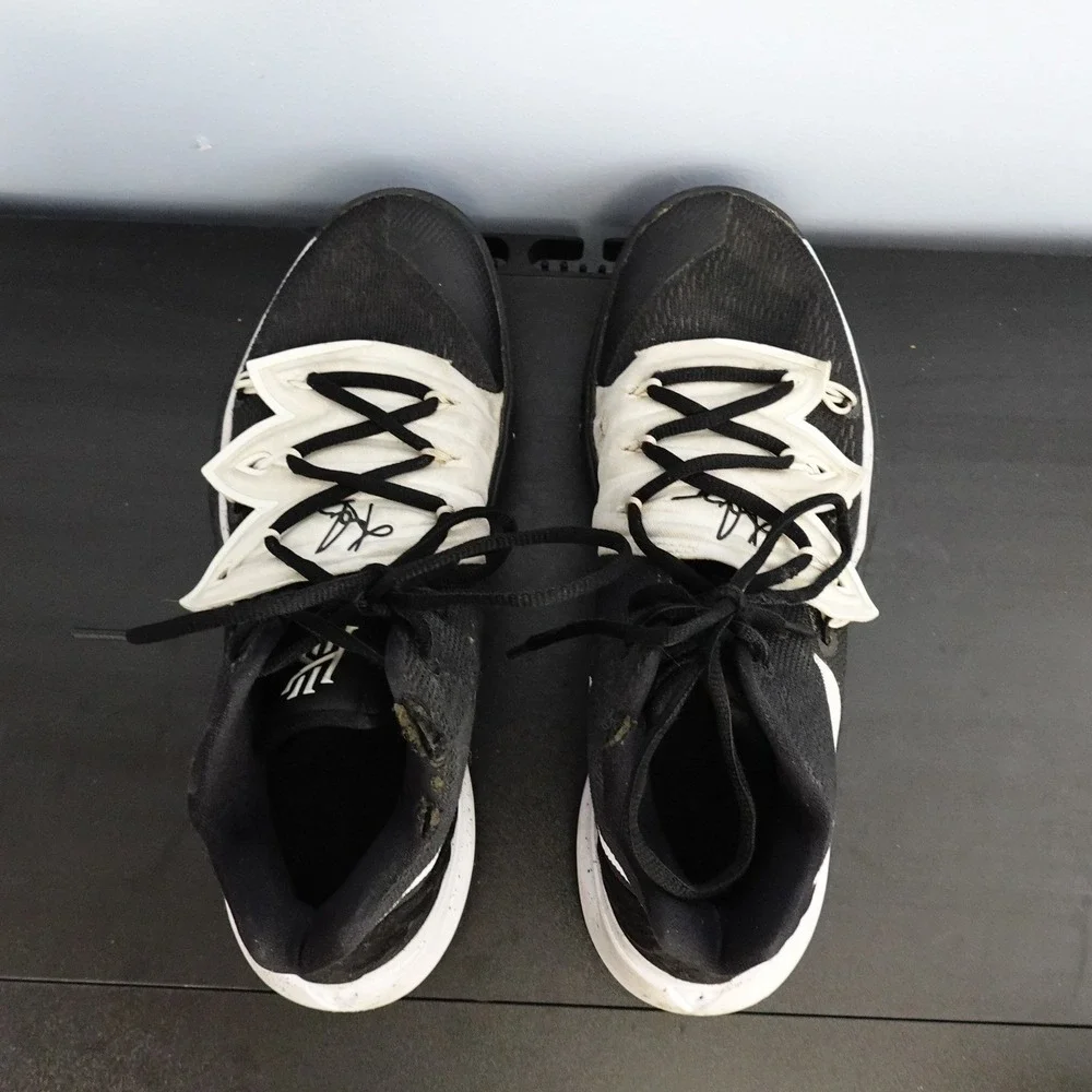Nike Shoes Mens 9 Kyrie 5 Basketball Shoes‎ Black White Athletic Sneakers
